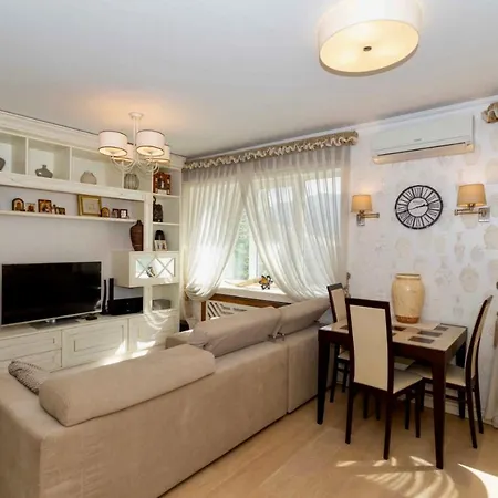 Apartman Cozy In The Center Of
